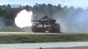 タイトル=74式戦車砲撃今津駐屯地訓練展示撮影場所=今津駐屯地日時=今津駐屯地64周年 HN=ミクさん ミリタリー写真