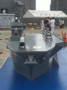 横須賀にてDDH183こいずも 投稿:7.8戦まる木舟探検隊†J9jack†さん ミリタリー写真