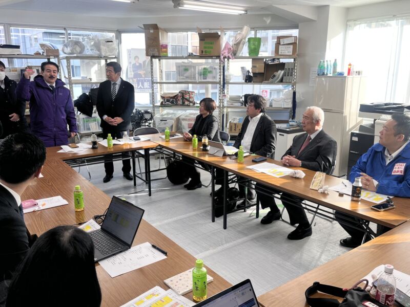 Image for the Tweet beginning: 【選挙応援・東京2区】
#高市内閣 において、環境・内閣府副大臣を務める #辻清人 候補は、物価高対策、秩序ある社会、土地・企業・技術の保全、現役世代の暮らし、そして日本の未来、これらを「守る5つの柱」として政策に掲げ、6期目への挑戦に臨んでおり、本日は選対会議に激励訪問。
#台東区 