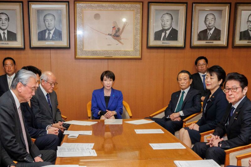 Image for the Tweet beginning: 昨日投開票の衆議院議員選挙の結果として、自民党・日本維新の会の与党で合計３５２議席という、非常に大きな議席をお預かりすることになりました。 