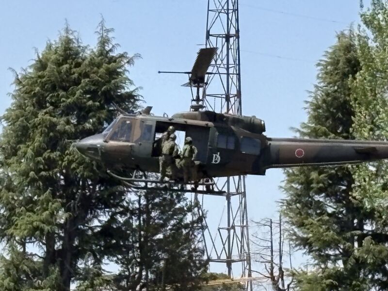 Image for the Tweet beginning: 【第一師団のパレードと訓練展示、ビビット来ました】
富崎師団長の自分の国は自分で守る危害と覚悟を訴えたスピーチ、日頃の訓練練度を如何なく発揮したパレードと訓練展示、見事でした 