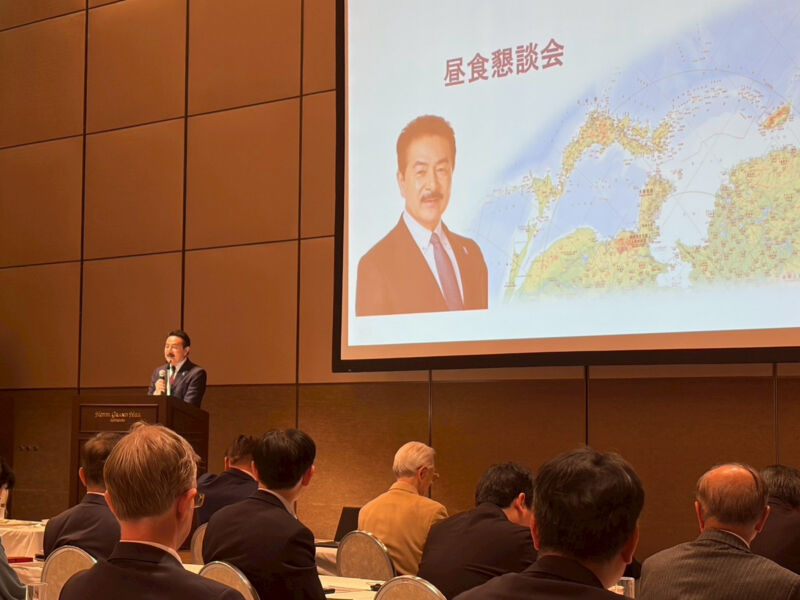 Image for the Tweet beginning: 【御礼】
昨日の昼食懇談会には多くの皆さまにご参加いただき、心より感謝申し上げます。最新の中東情勢、自衛隊の憲法明記などについて100枚超のスライドで説明。終了後には早速、多くのご意見も頂きました。引き続き日本のため全力で取り組みます。 