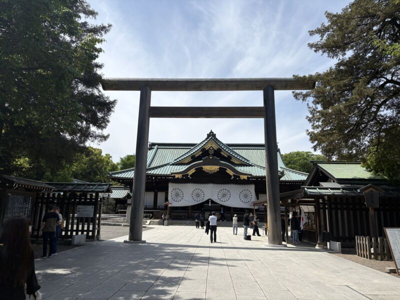 Image for the Tweet beginning: 【陸修偕行社慰霊祭に参加】
大勢の先輩や後輩と共に、ご英霊の前で、次の世代に平和な日本を繋いで行くことを誓いました。 