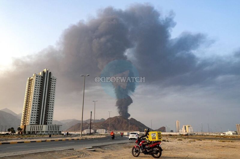Image for the Tweet beginning: 🇮🇷🇦🇪 Iran just attacked the