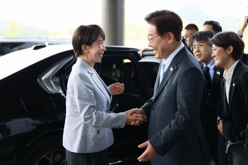 Image for the Tweet beginning: 本日、李在明韓国大統領　@Jaemyung_Leeと首脳会談を行いました。
李在明大統領とお会いするのは４回目ですが、「シャトル外交」の一環として、今回は李大統領の故郷である安東（アンドン）を訪問しました。 