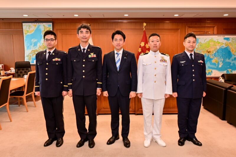 Image for the Tweet beginning: 5月29日、小泉防衛大臣は、ウクライナに対して必要な安全保障上の支援や訓練を提供するために各国と連絡・調整を実施する＠NATOの組織である「NATO対ウクライナ安全保障支援・訓練組織（NSATU）」本部への自衛官派遣を公表しました。 