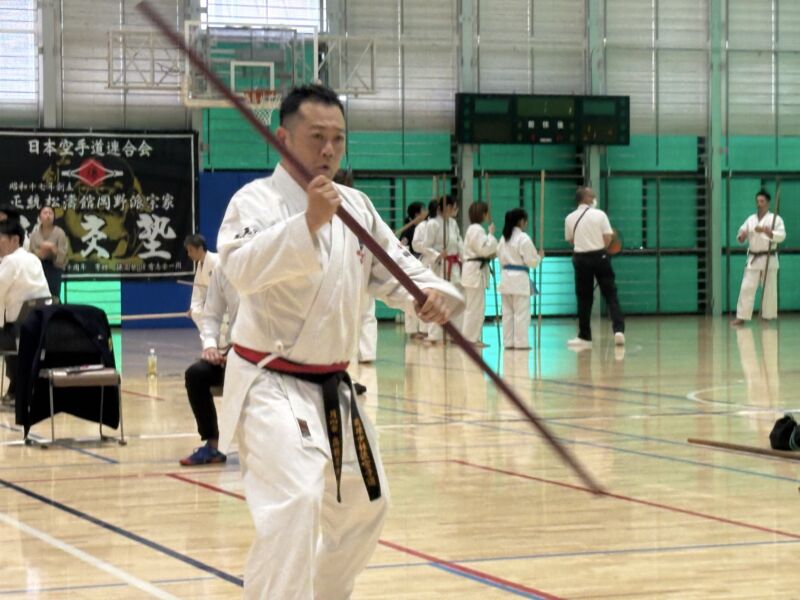 Image for the Tweet beginning: 【第９回全日本琉球古武道選手権大会】
本全日本選手権も９回を迎えました。佐藤は全日本 #琉球古武道 連盟の会長を仰せつかっておりますが、年々、参加者も増えております。特に組手は、硬式空手とも親和性があり、子供達に人気です。
武道は良いですね 