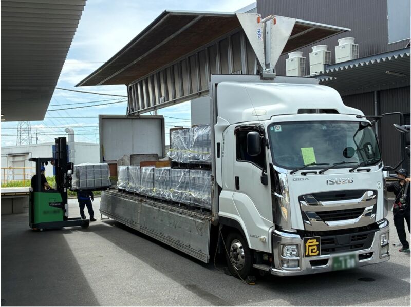 Image for the Tweet beginning: 原油やナフサを含む石油製品は、「日本全体として必要となる量」を確保できていますが、シンナーや塗料については、依然として流通の目詰まりがあり、お困りだというお声が多いため、その原料であるトルエン等の供給を、石油元売からの供給も含めて、例年の需要の1.8倍まで拡大し、シンナーや塗料の生 