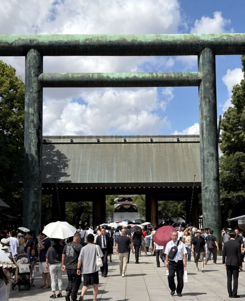 Image for the Tweet beginning: 【 #終戦の日、全国戰歿者慰霊大祭@ #靖国神社】
#英霊に応える会 の方々と共に靖国神社を昇殿参拝し、英霊の御霊に心からの哀悼の真を捧げ、国の安寧と発展を祈り、誇りある国創りを目指して、汗をかいて参る誓いを申し上げて参りました。 